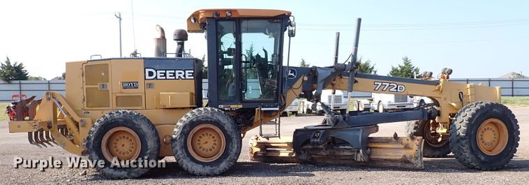 image for item IN9579 2007 John Deere 772D  motor grader