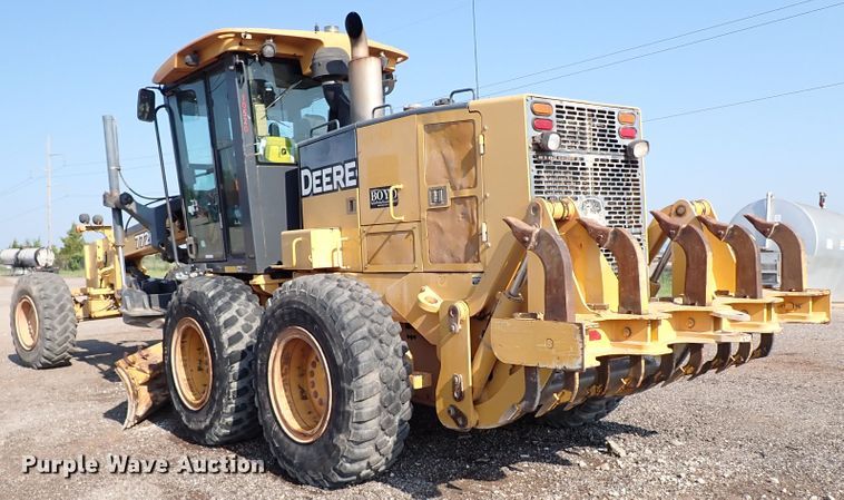 image for item IN9579 2007 John Deere 772D  motor grader