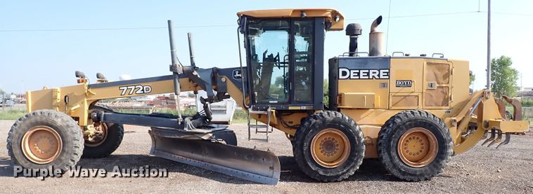 image for item IN9579 2007 John Deere 772D  motor grader