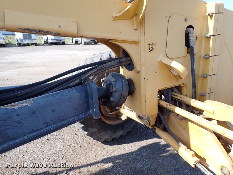 image for item IN9579 2007 John Deere 772D  motor grader