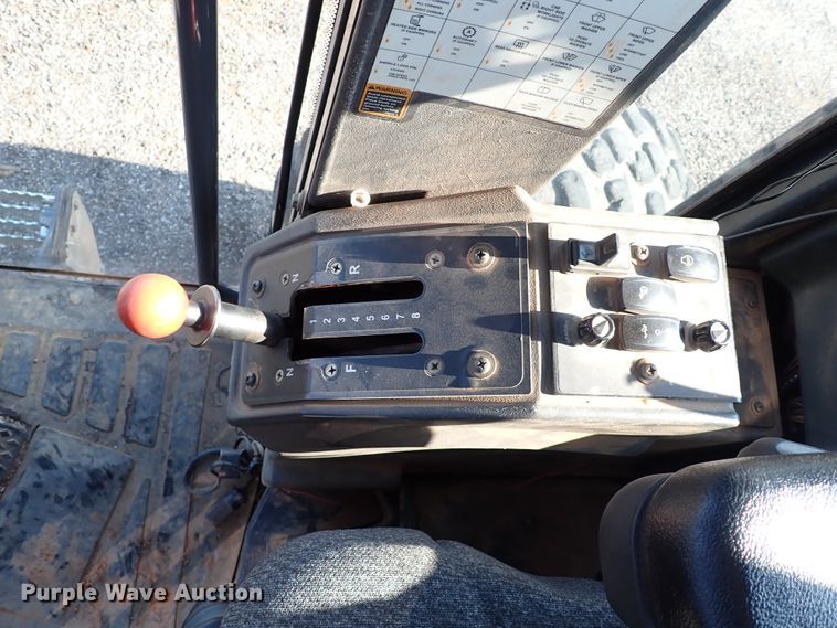 image for item IN9579 2007 John Deere 772D  motor grader