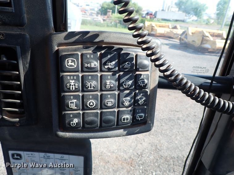 image for item IN9579 2007 John Deere 772D  motor grader