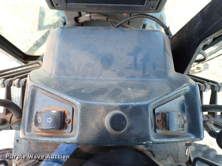 image for item IN9579 2007 John Deere 772D  motor grader