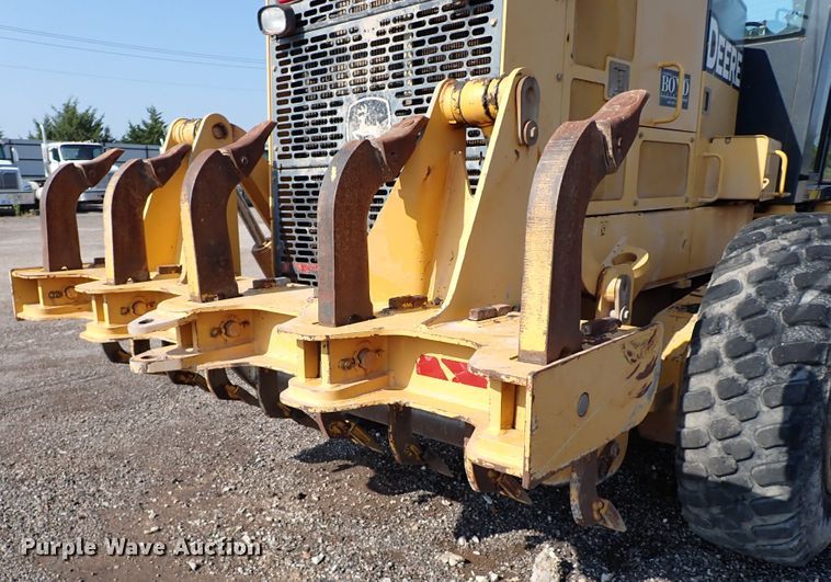 image for item IN9579 2007 John Deere 772D  motor grader