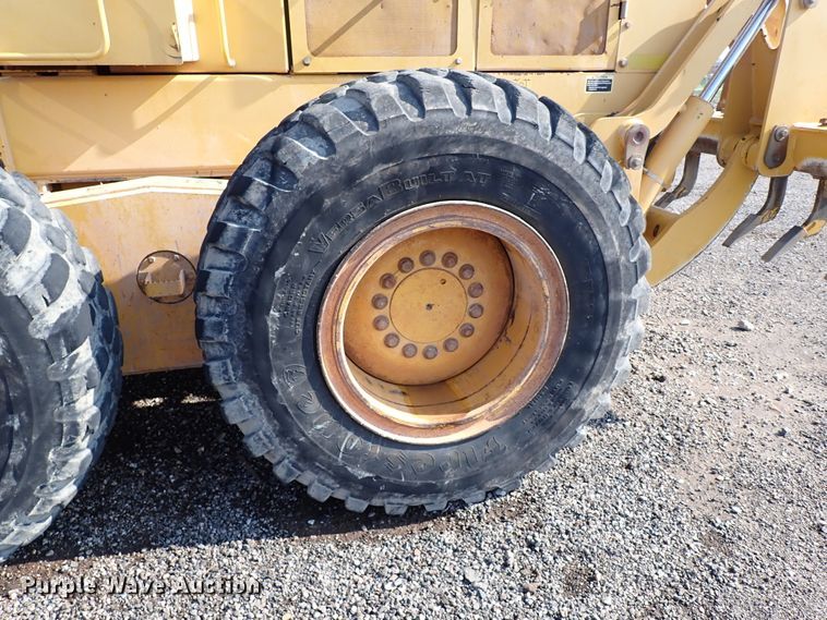 image for item IN9579 2007 John Deere 772D  motor grader