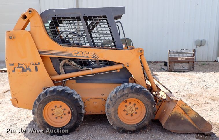 image for item IN9613 2000 Case 75XT  skid steer loader