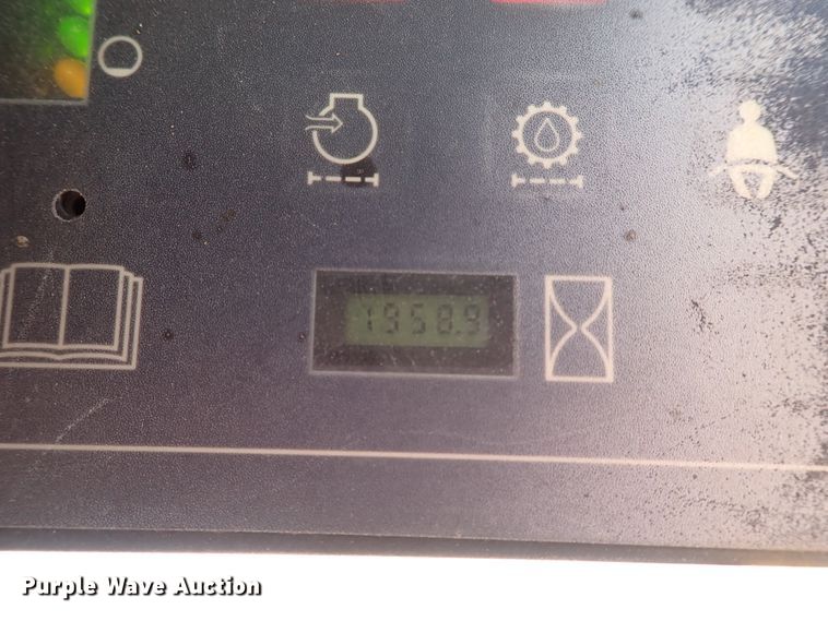 image for item IN9613 2000 Case 75XT  skid steer loader