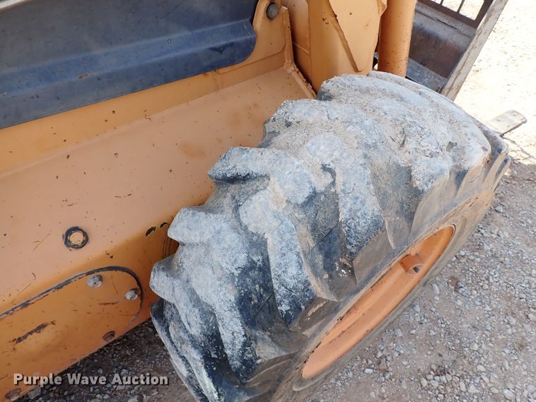 image for item IN9613 2000 Case 75XT  skid steer loader