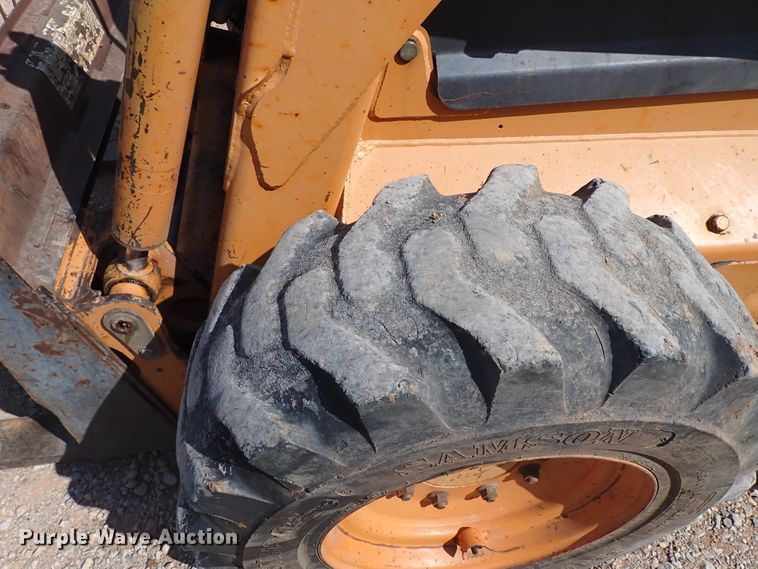 image for item IN9613 2000 Case 75XT  skid steer loader