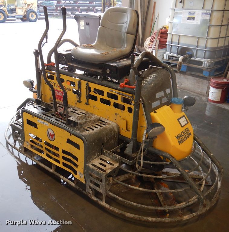 image for item IN9882 2012 Wacker Neuson CRT48-33K  power trowel