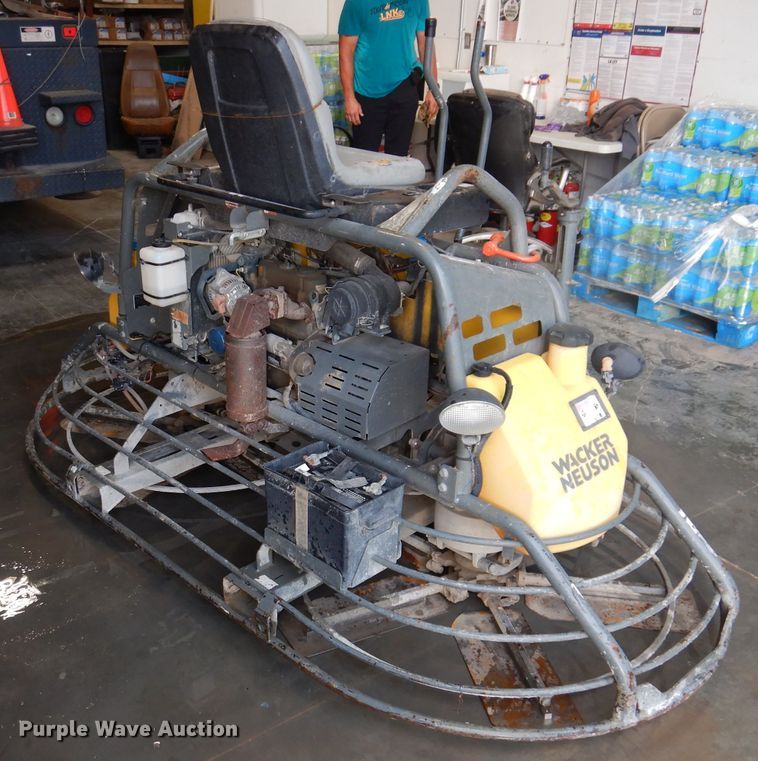 image for item IN9882 2012 Wacker Neuson CRT48-33K  power trowel