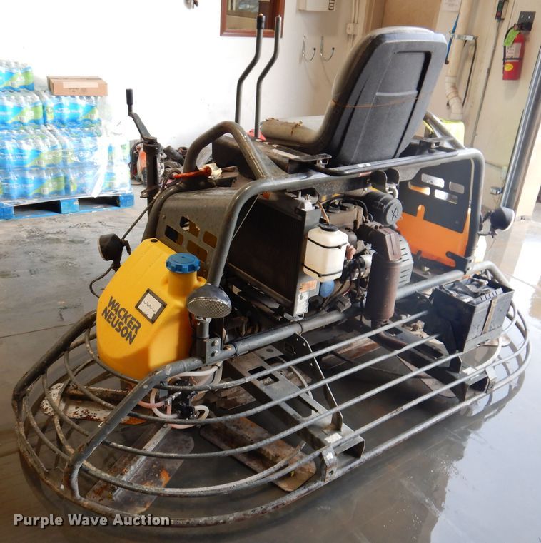 image for item IN9882 2012 Wacker Neuson CRT48-33K  power trowel