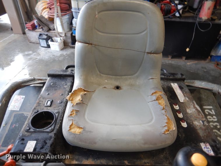 image for item IN9882 2012 Wacker Neuson CRT48-33K  power trowel