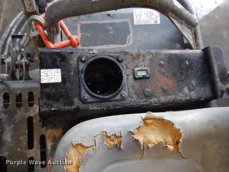 image for item IN9882 2012 Wacker Neuson CRT48-33K  power trowel