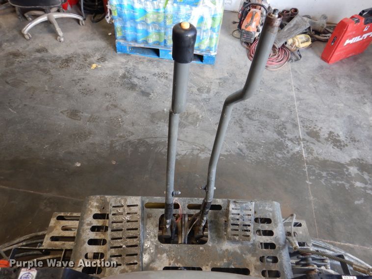 image for item IN9882 2012 Wacker Neuson CRT48-33K  power trowel