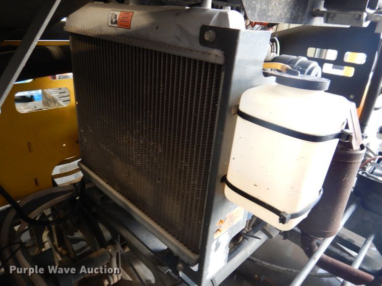 image for item IN9882 2012 Wacker Neuson CRT48-33K  power trowel