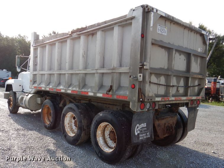 image for item IN9885 1995 Mack RD688S  dump truck