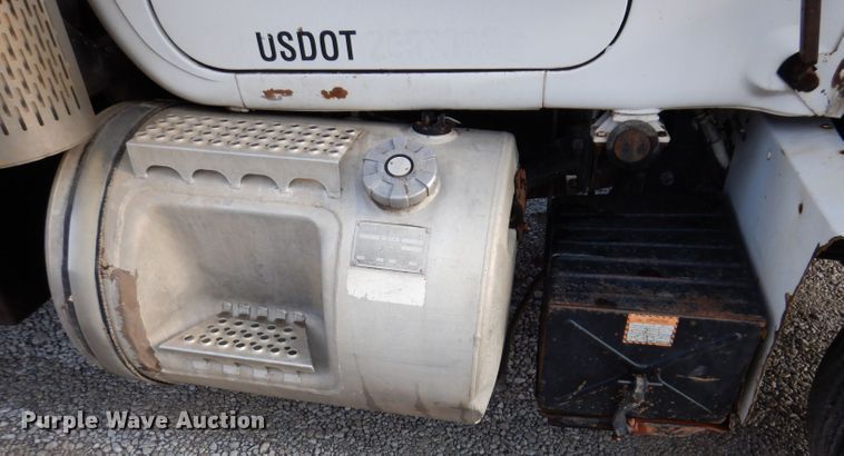 image for item IN9885 1995 Mack RD688S  dump truck