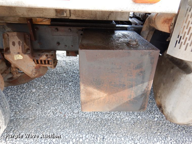 image for item IN9885 1995 Mack RD688S  dump truck