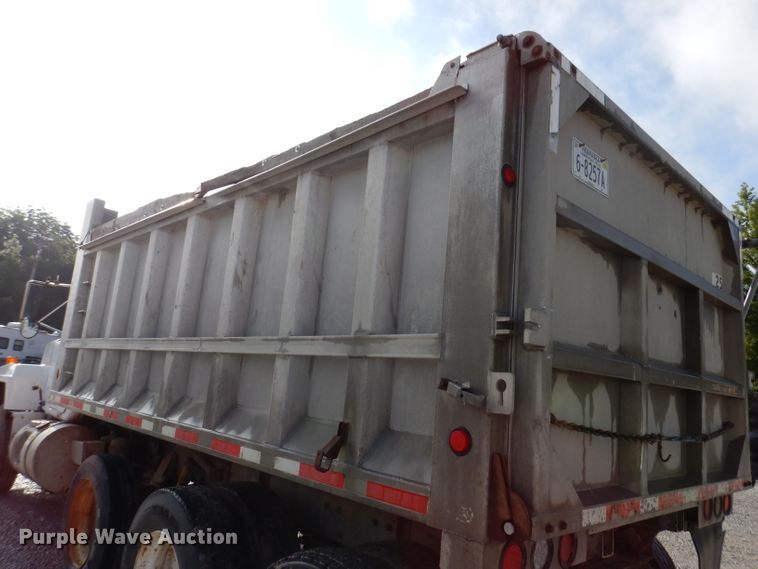 image for item IN9885 1995 Mack RD688S  dump truck