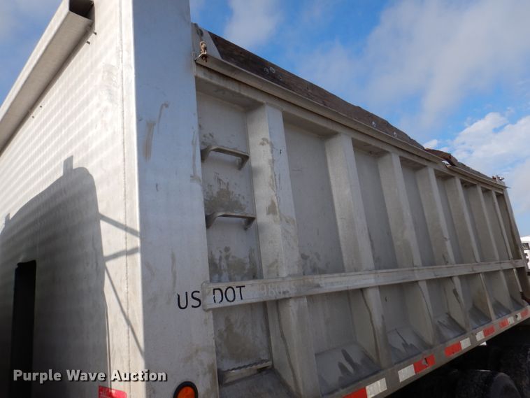 image for item IN9885 1995 Mack RD688S  dump truck