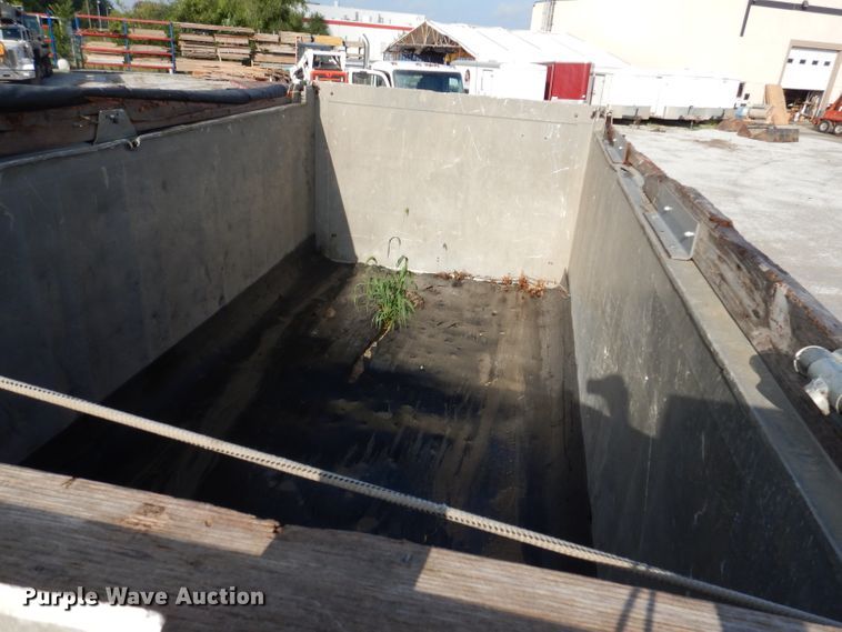 image for item IN9885 1995 Mack RD688S  dump truck