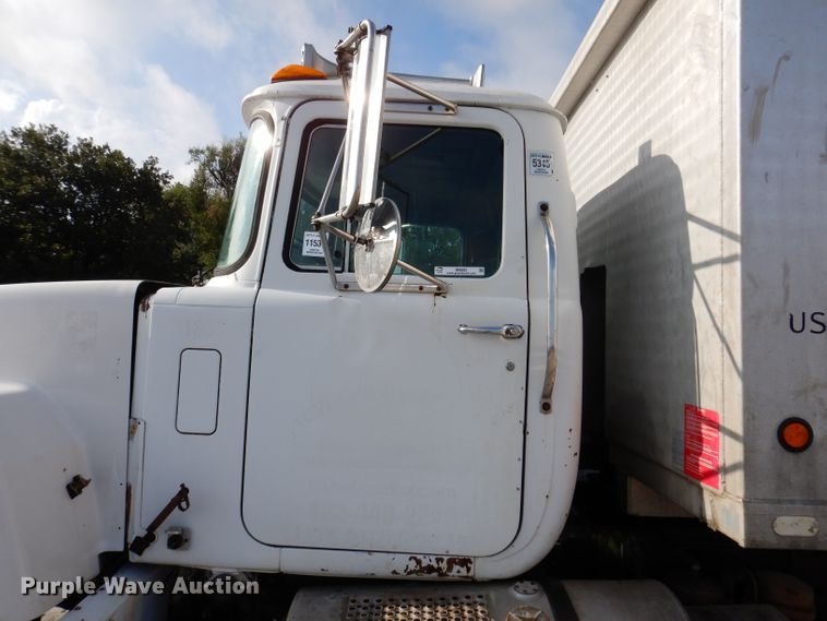 image for item IN9885 1995 Mack RD688S  dump truck