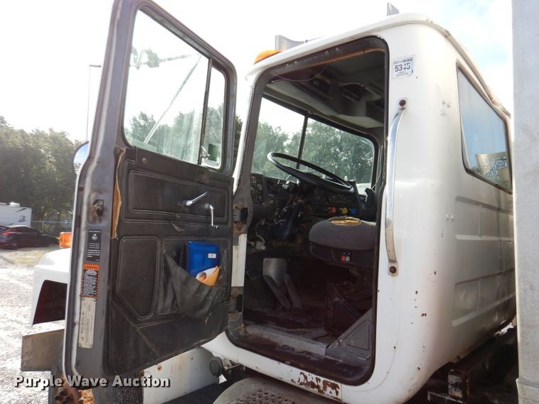 image for item IN9885 1995 Mack RD688S  dump truck