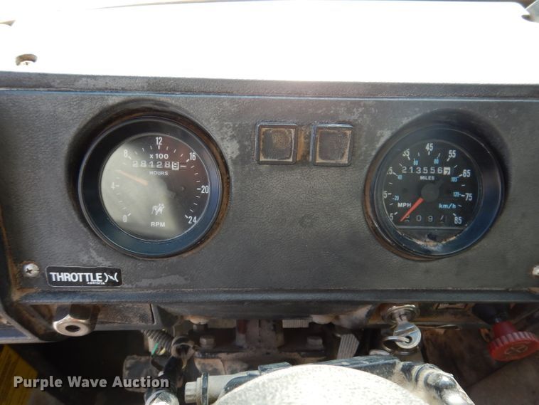 image for item IN9885 1995 Mack RD688S  dump truck