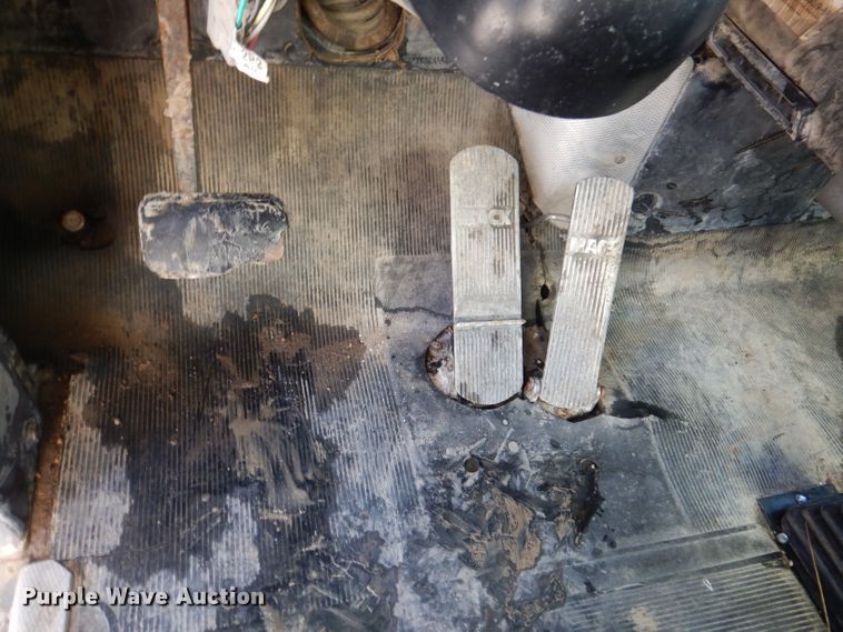 image for item IN9885 1995 Mack RD688S  dump truck