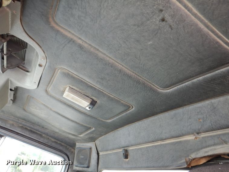 image for item IN9885 1995 Mack RD688S  dump truck