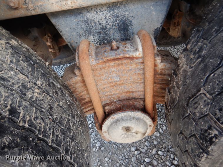 image for item IN9885 1995 Mack RD688S  dump truck