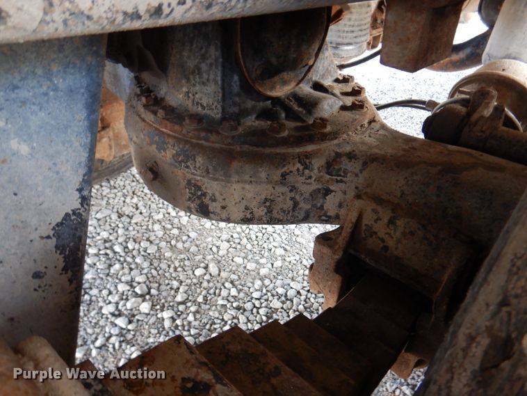 image for item IN9885 1995 Mack RD688S  dump truck