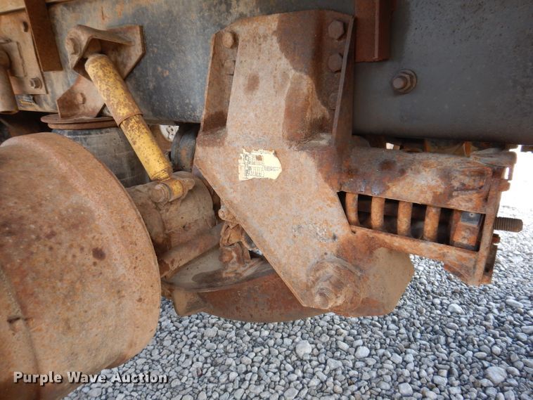 image for item IN9885 1995 Mack RD688S  dump truck