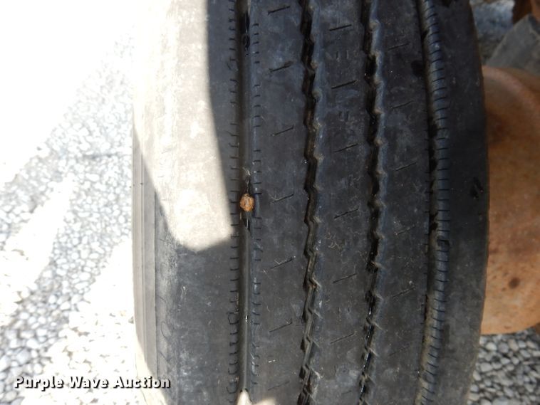 image for item IN9885 1995 Mack RD688S  dump truck