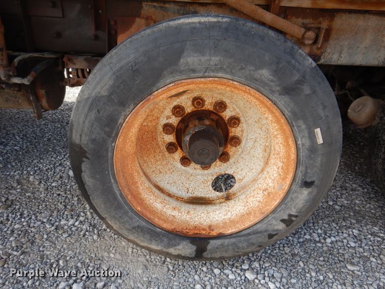 image for item IN9885 1995 Mack RD688S  dump truck