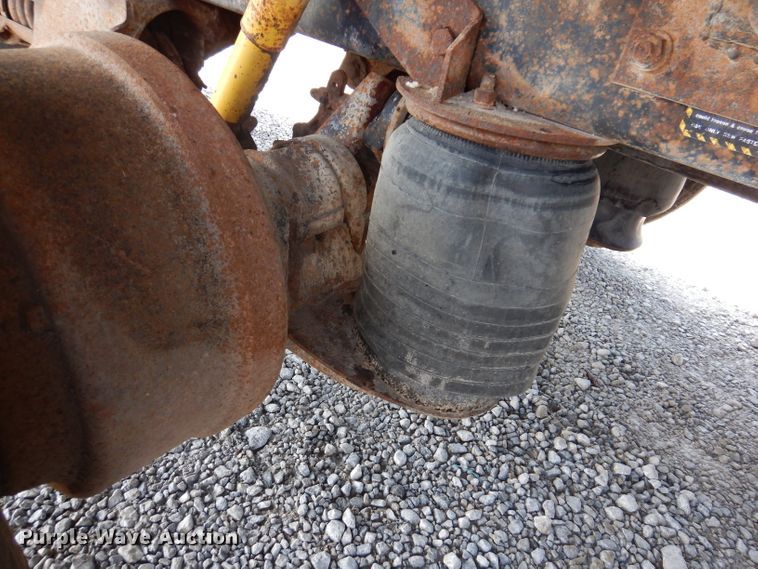 image for item IN9885 1995 Mack RD688S  dump truck