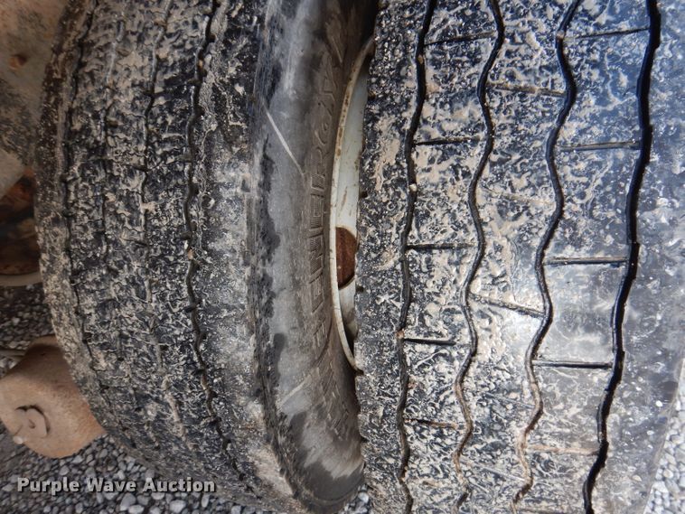 image for item IN9885 1995 Mack RD688S  dump truck