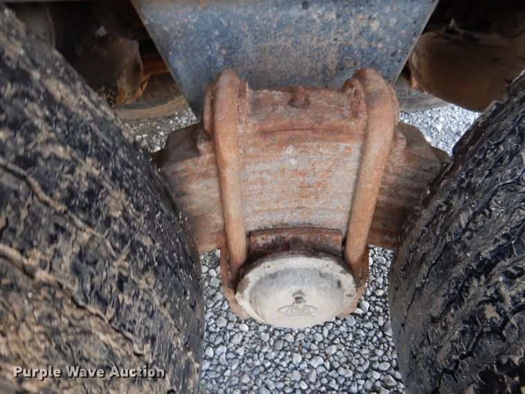 image for item IN9885 1995 Mack RD688S  dump truck