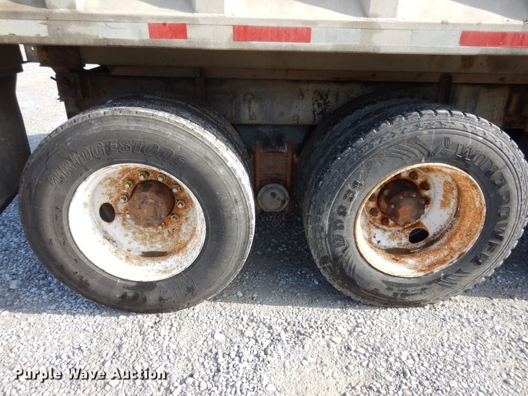 image for item IN9885 1995 Mack RD688S  dump truck