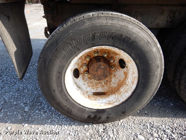 image for item IN9885 1995 Mack RD688S  dump truck