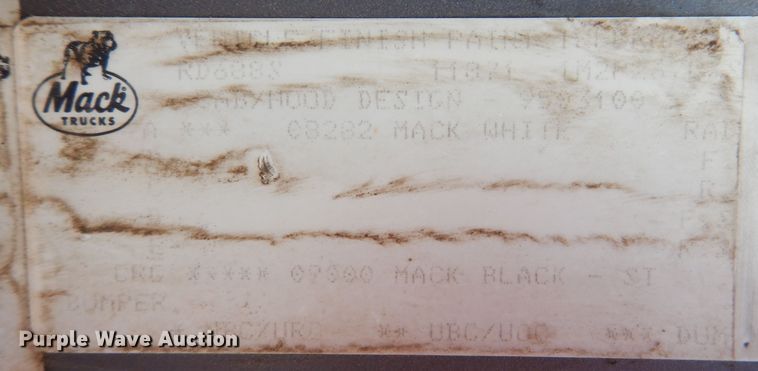 image for item IN9885 1995 Mack RD688S  dump truck