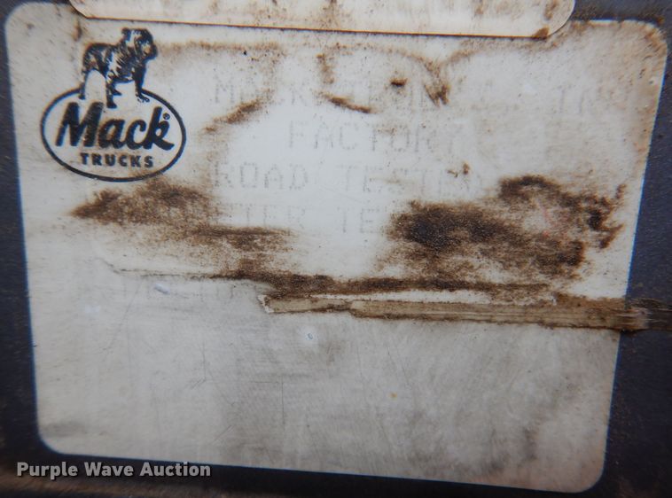 image for item IN9885 1995 Mack RD688S  dump truck