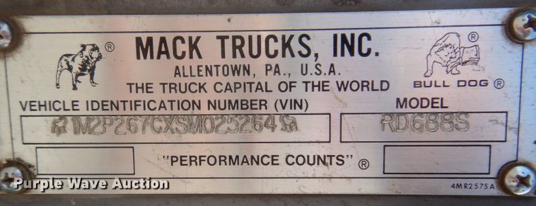 image for item IN9885 1995 Mack RD688S  dump truck
