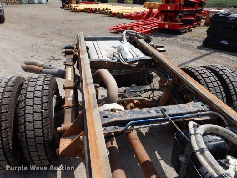 image for item IN9889 2015 Ford F550 Super Duty XL  truck cab and chassis