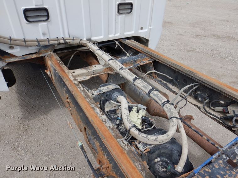 image for item IN9889 2015 Ford F550 Super Duty XL  truck cab and chassis