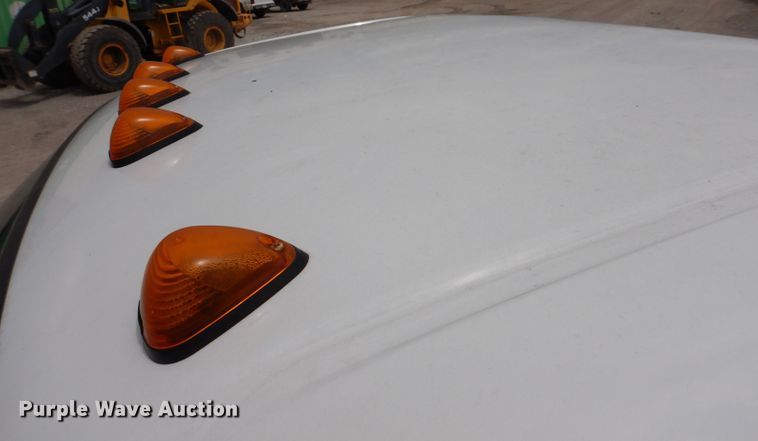 image for item IN9889 2015 Ford F550 Super Duty XL  truck cab and chassis