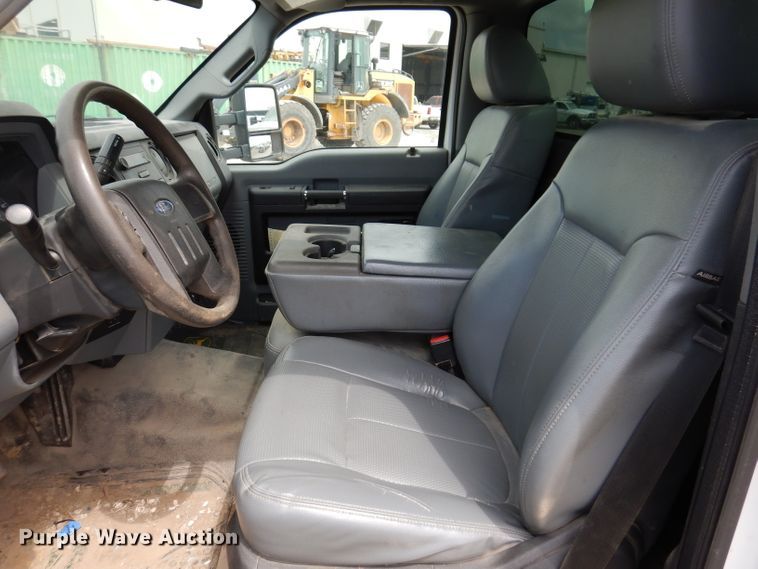 image for item IN9889 2015 Ford F550 Super Duty XL  truck cab and chassis