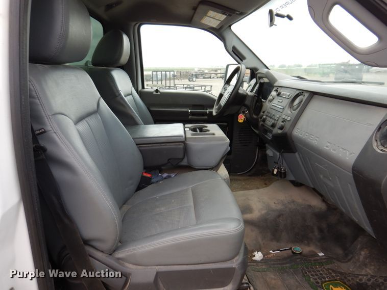 image for item IN9889 2015 Ford F550 Super Duty XL  truck cab and chassis