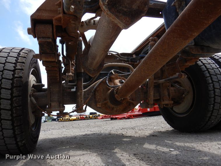 image for item IN9889 2015 Ford F550 Super Duty XL  truck cab and chassis